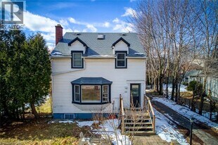 142 Ewen Rd in Hamilton, ON - Building Photo