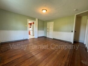 46 Old Amherst Rd in Sunderland, MA - Building Photo - Building Photo