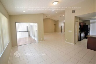 8017 NW 83rd St in Tamarac, FL - Building Photo - Building Photo