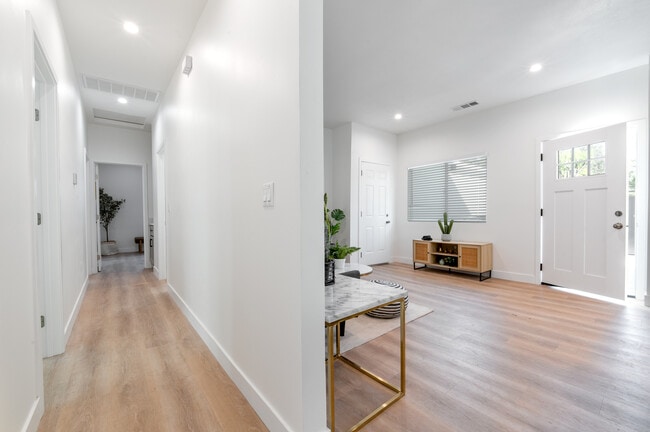 128 S Citrus Ave in Fullerton, CA - Building Photo - Building Photo