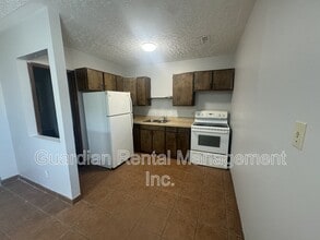 200 Simpson St in Thunder Bay, ON - Building Photo - Building Photo