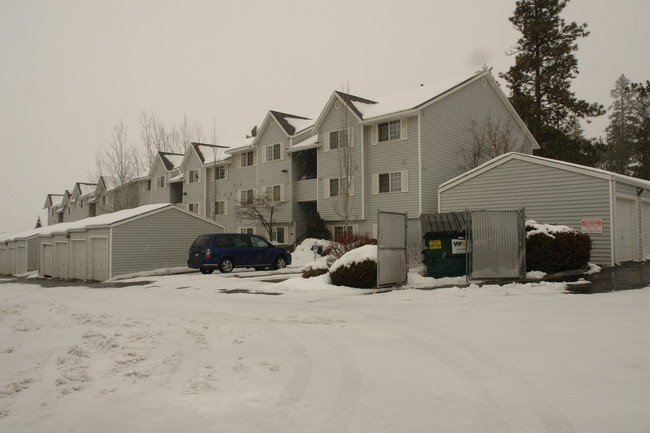 Pine Bluffs in Spokane, WA - Building Photo - Building Photo