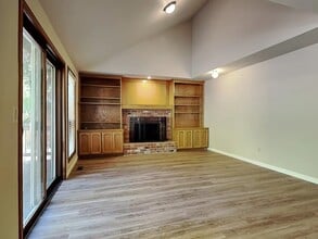 12711 SE 252 Pl in Kent, WA - Building Photo - Building Photo