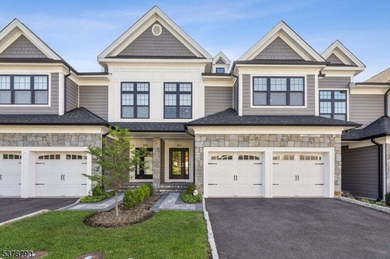 303 Tiffany Wy in Watchung, NJ - Building Photo