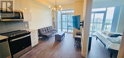 38 Annie Craig Dr in Toronto, ON - Building Photo - Building Photo