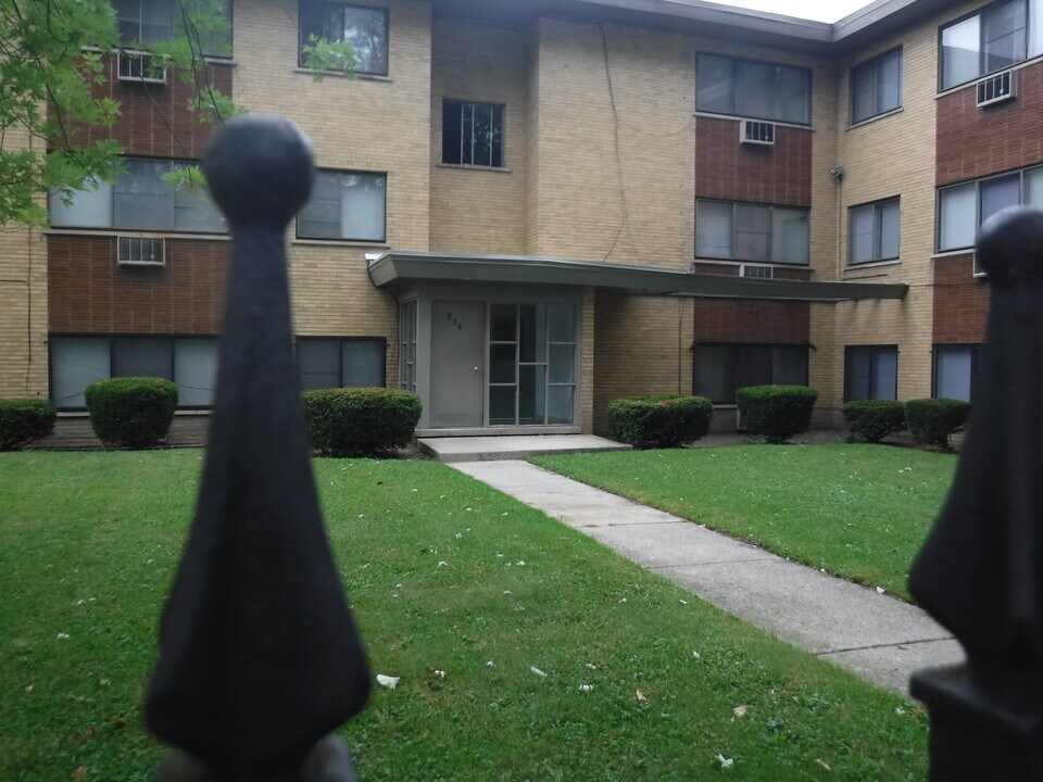 84th Place & Ingleside in Chicago, IL - Foto de edificio