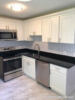 217 Beaver Dam Rd, Unit 1 in Plymouth, MA - Building Photo