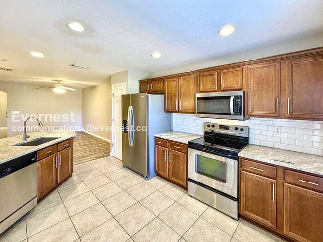 2429 Hibiscus Bay Ln in Brandon, FL - Building Photo - Building Photo