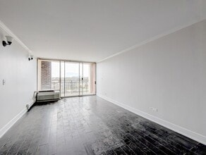 1043 S York Rd in Bensenville, IL - Building Photo - Building Photo
