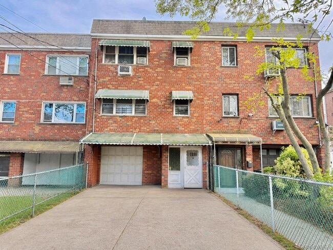 1958 Burke Ave