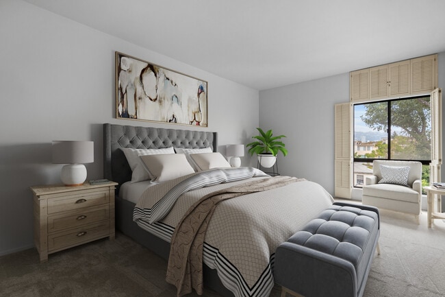 1167 Roxbury Dr, Unit 301 in Los Angeles, CA - Building Photo - Building Photo