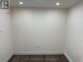 3 Honey Dr in Toronto, ON - Building Photo - Building Photo