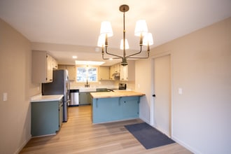 5520 Valleyview Ln in Klamath Falls, OR - Building Photo - Building Photo