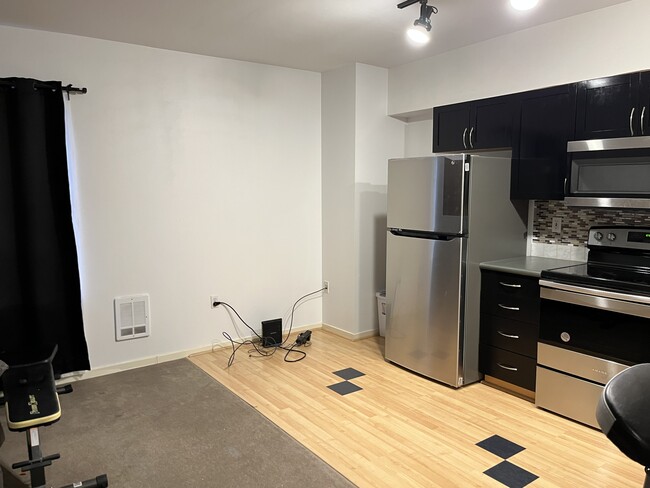 118 107th Ave NE, Unit B201 in Bellevue, WA - Building Photo - Building Photo