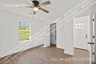 2215 Perry St in Little Rock, AR - Building Photo - Building Photo