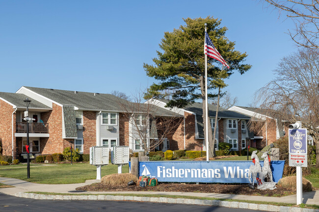 Fishermans Wharf At Babylon in West Babylon, NY - Building Photo - Building Photo