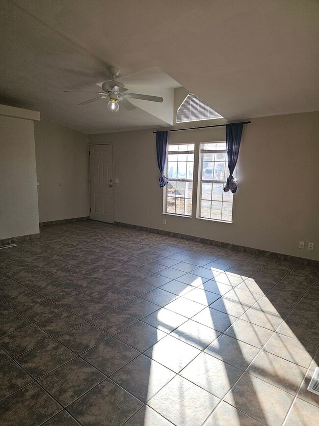 5283 E Brickey Dr in Hereford, AZ - Building Photo - Building Photo