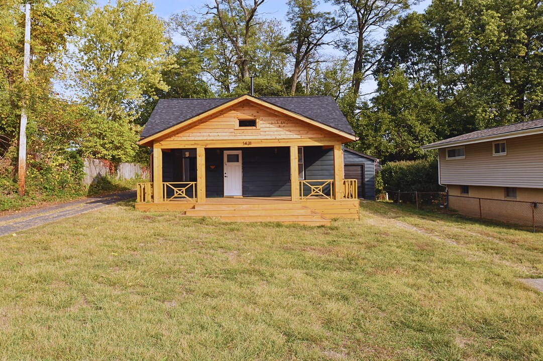 1431 E Rouse Ave in Peoria, IL - Building Photo