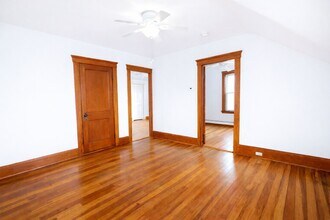 209 Harrison Ave, Unit 3F in Woonsocket, RI - Foto de edificio - Building Photo