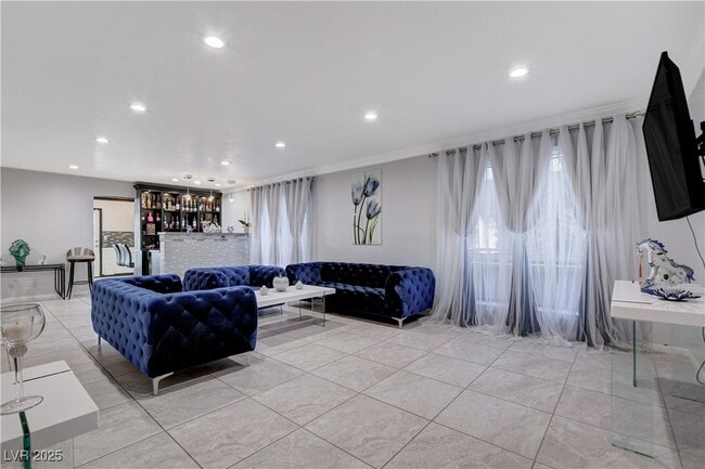 3969 Acapulco Ave