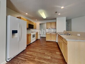 4987 Harthill Ave in Summerville, SC - Foto de edificio - Building Photo