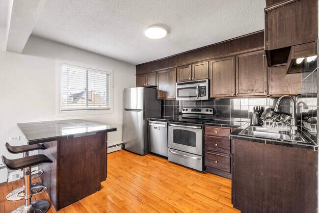 2151 Hamilton St in Regina, SK - Building Photo - Building Photo