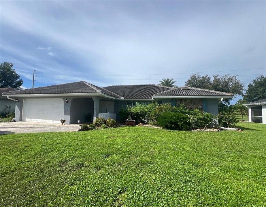 25676 Aysen Dr in Punta Gorda, FL - Building Photo