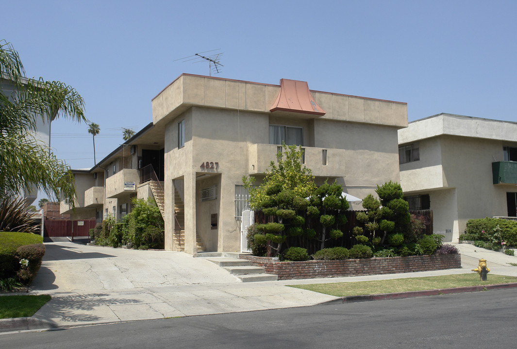 4827 Rosewood Ave in Los Angeles, CA - Building Photo