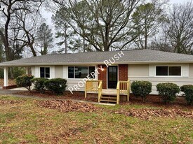 3906 Forest Highland Cir in Chattanooga, TN - Building Photo