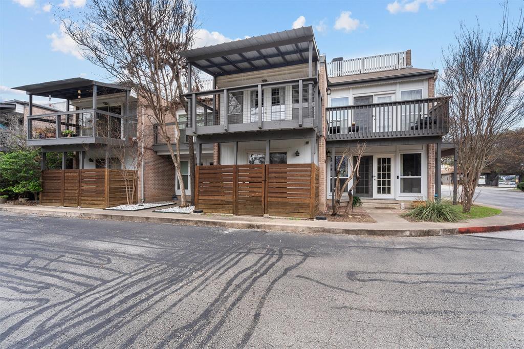 3809 Menchaca Rd in Austin, TX - Building Photo