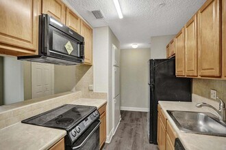 2301 N Congress Ave, Unit 21 in Boynton Beach, FL - Foto de edificio - Building Photo