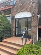 10 Williamsburg Ct in Shrewsbury, MA - Building Photo - Building Photo