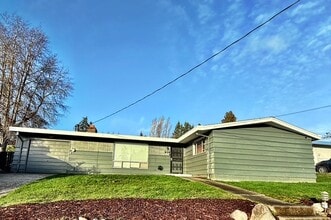 318 E 28th St in Bremerton, WA - Building Photo - Building Photo