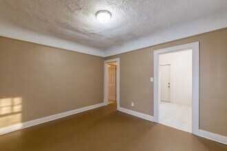 60 Waldo St in Pontiac, MI - Building Photo - Building Photo