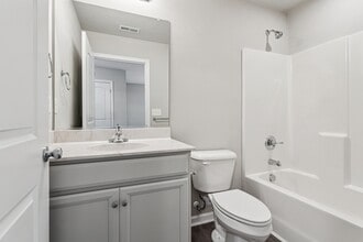 1014 Mc Kinley Ave in Chesapeake, VA - Building Photo - Building Photo