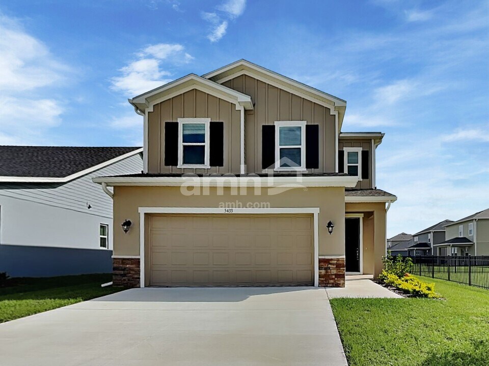 5433 Grindstone Run in Bradenton, FL - Building Photo