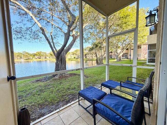 651 Cypress Lake Blvd in Pompano Beach, FL - Building Photo - Building Photo