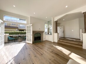 4630 Woodley Ave in Encino, CA - Building Photo - Building Photo