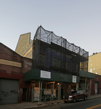 882 Metropolitan Ave in Brooklyn, NY - Building Photo - Building Photo