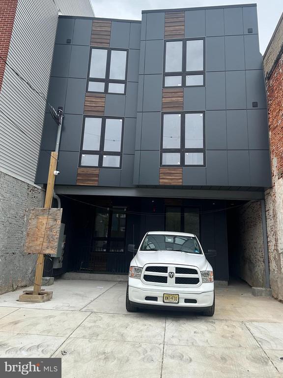 property at 1620 N Bailey St