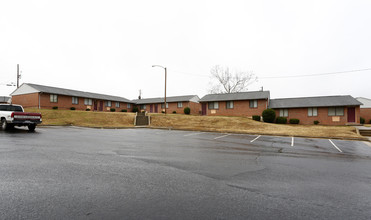 Biltmore Hills Apartments in Raleigh, NC - Building Photo - Building Photo