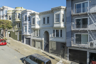 551-557 Greenwich St in San Francisco, CA - Building Photo - Building Photo