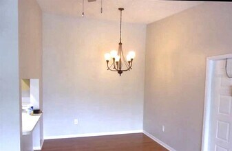 1344 Pine Ridge Cir E in Tarpon Springs, FL - Building Photo - Building Photo