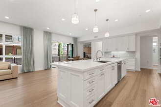 12763 Shell Pl in Los Angeles, CA - Building Photo - Building Photo