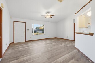 536 Gaspar Ave in Deltona, FL - Building Photo - Building Photo