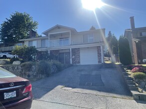 1014 Dory St in Coquitlam, BC - Building Photo - Building Photo