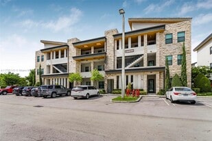 7865 NW 104th Ave, Unit 33 in Doral, FL - Building Photo