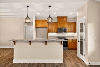 1605 Gate Ln in Paradise, CA - Building Photo - Building Photo