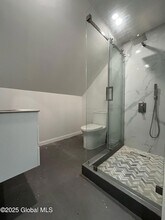 86 Hackett Blvd, Unit 2 in Albany, NY - Building Photo - Building Photo