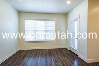 4645 Locust Ln E in Holladay, UT - Building Photo - Building Photo